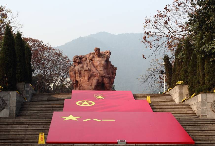 渣滓洞特务被判死刑，临刑前一句话保住了命，28年后成革命功臣