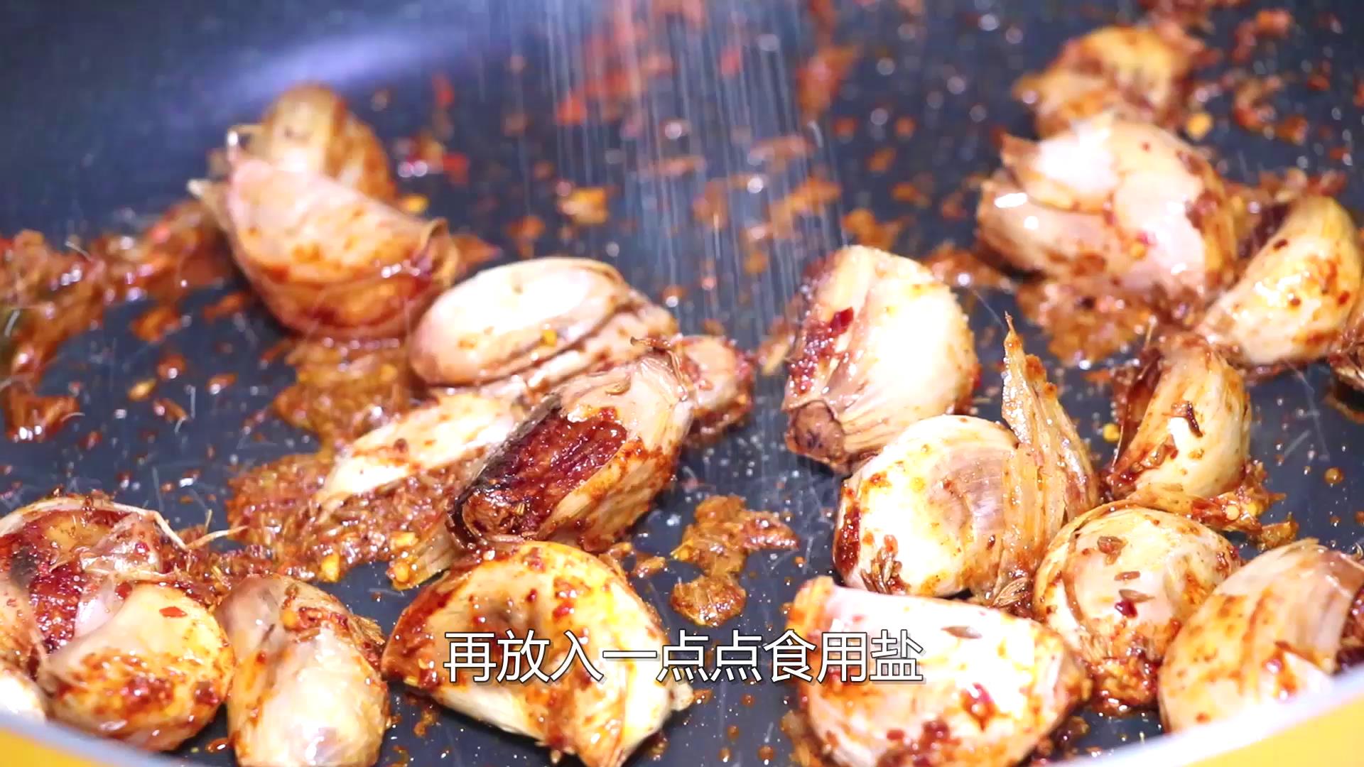 炒大蒜的做法（学会这么炒大蒜比烧烤还美味）