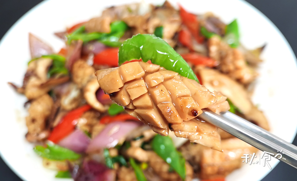 干鱿鱼的做法(教你做下饭又解馋的爆炒干鱿)