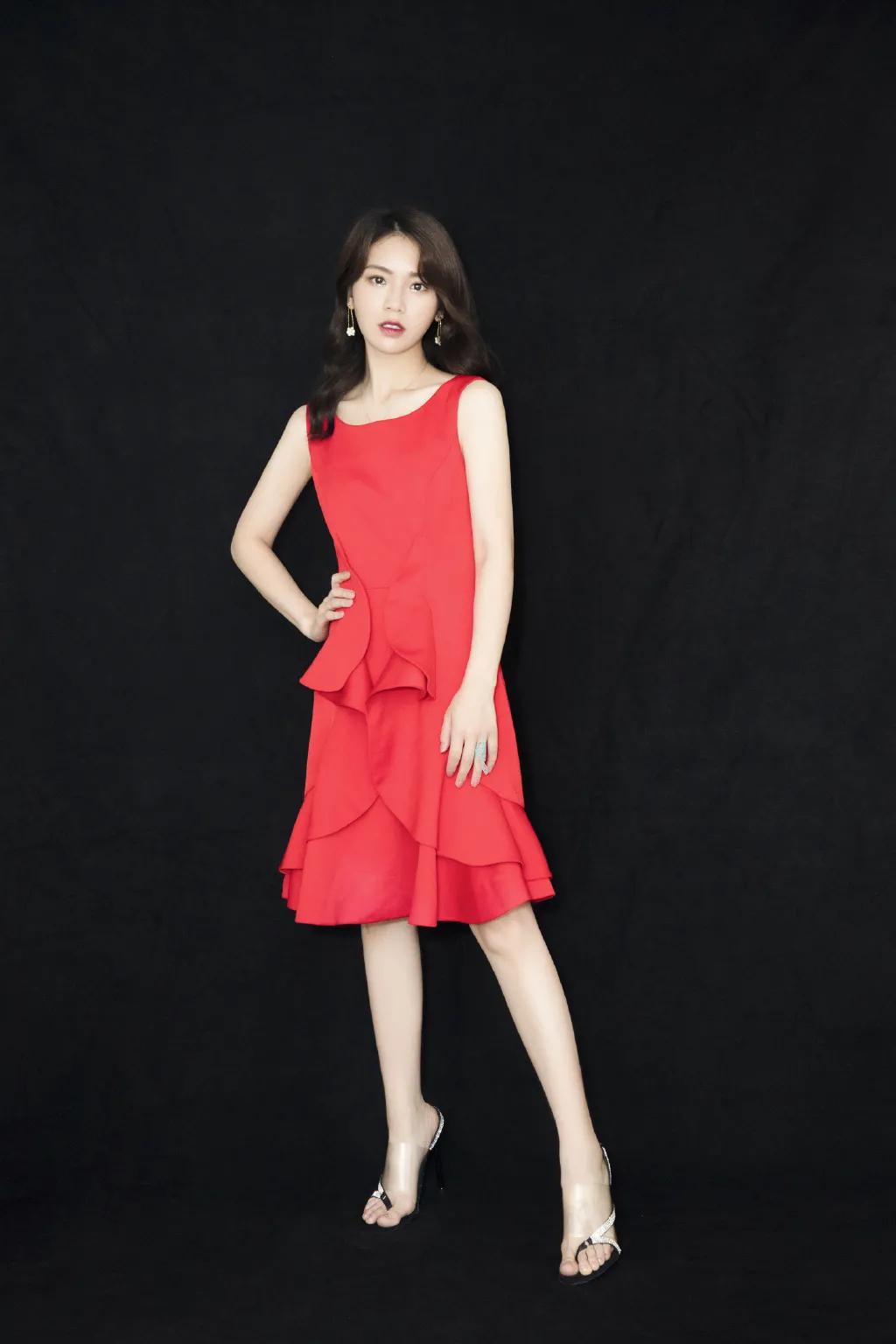 黄英老公(快女黄英和老公结婚7年,有一儿一女,老公不只是歌手,还是