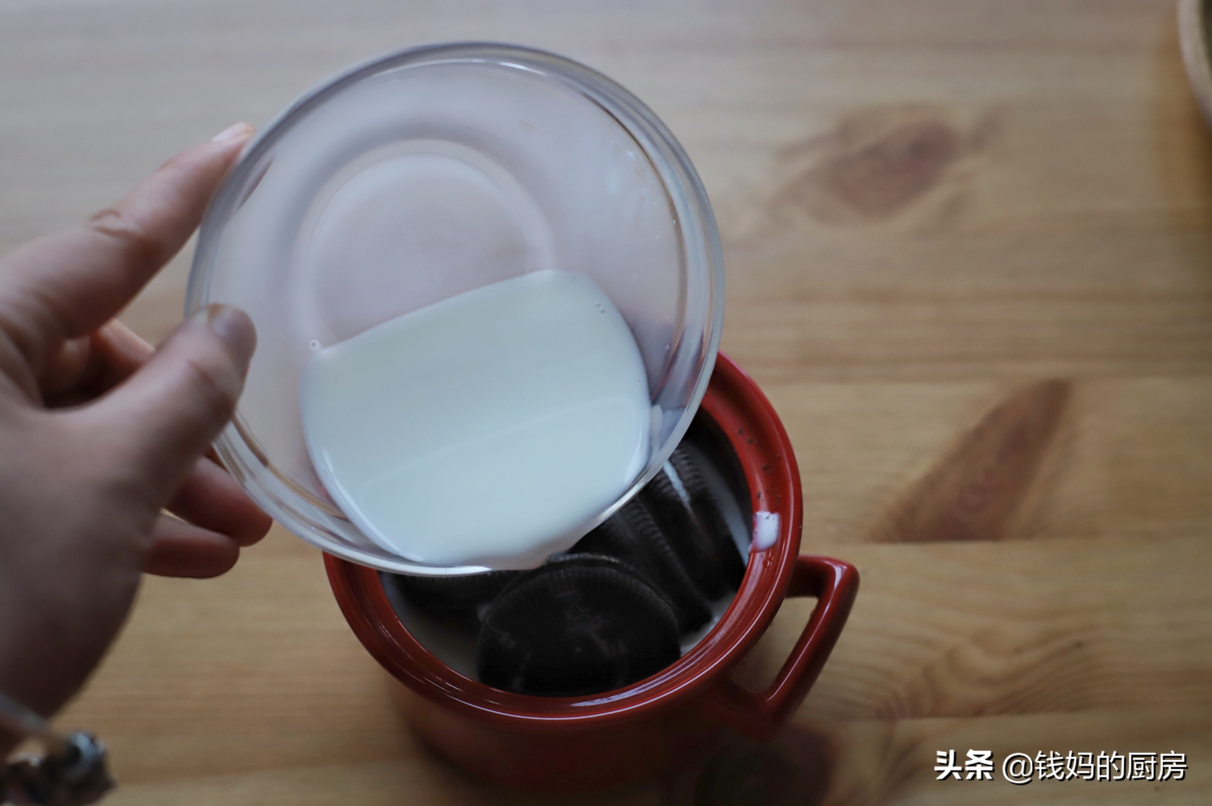 网上很火的1分钟微波炉蛋糕，看了教程，网友：手残星人有救了