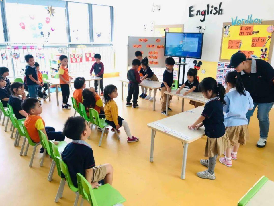 孩子的事儿无小事，公立学校和私立学校选哪个好，多方比较不吃亏