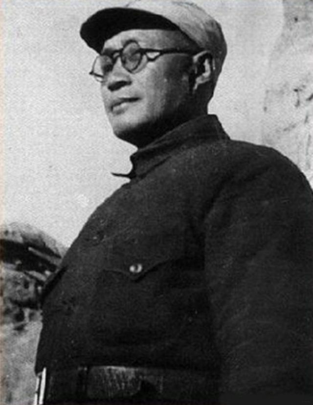 新中国成立后，为何刘伯承要放弃总参谋，选择当军事学院院长？