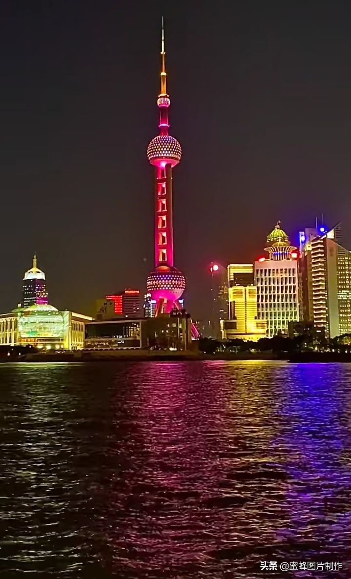 壁纸美图，上海滩美丽的夜景令人陶醉