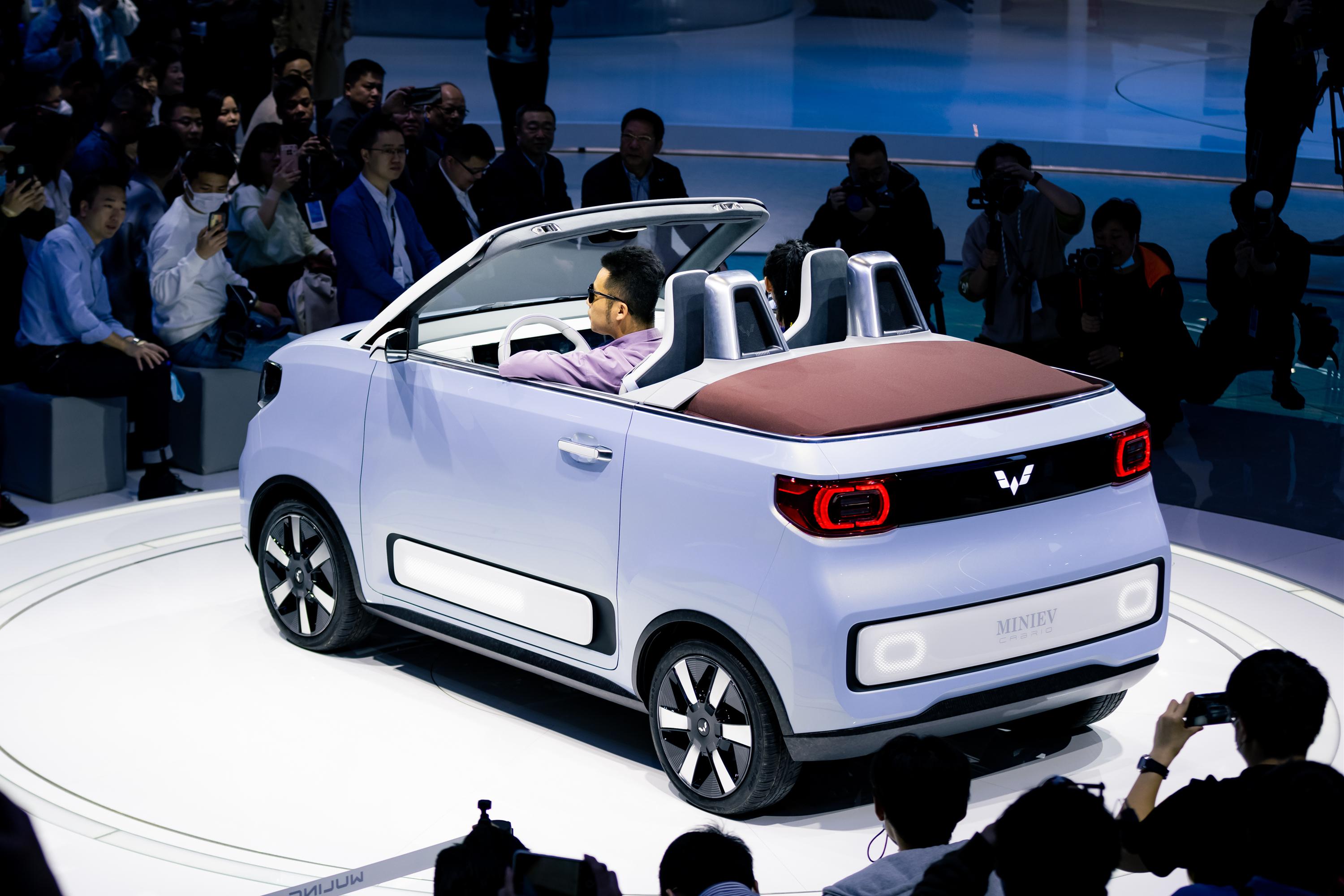 8万左右的宏光miniev敞篷车值不值?