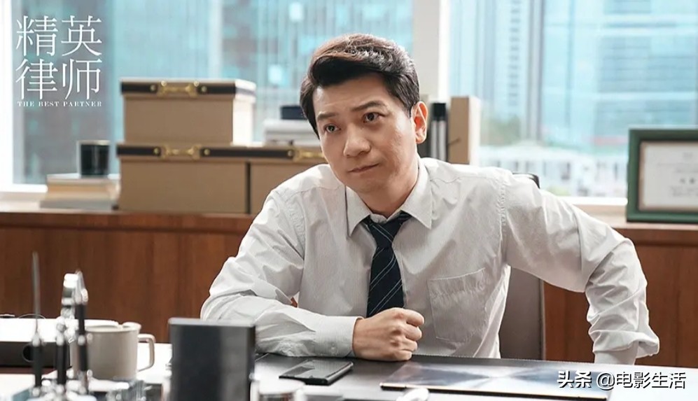 豆瓣评分5.3，《精英律师》致命的伤不止靳东的“装”