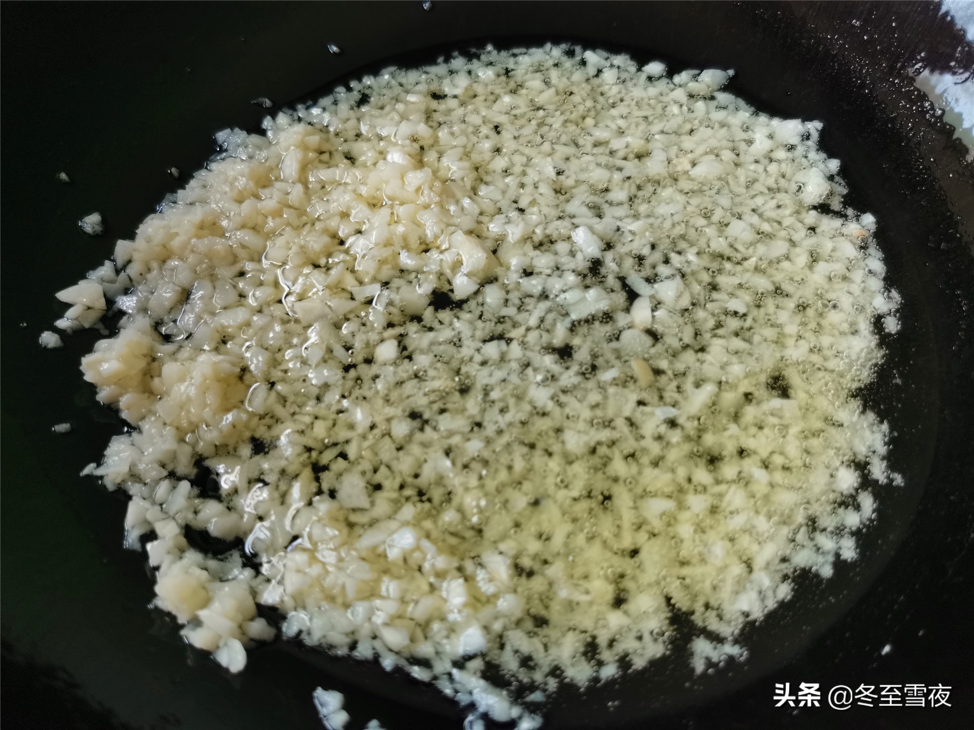 蒜蓉怎么炒好吃（教你常用家常炒蒜蓉的方法）