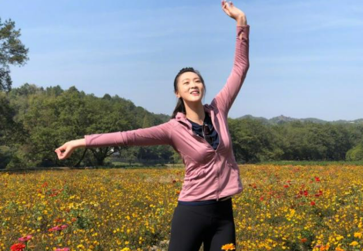 女排美女惠若琪会退役吗(16岁进国家队，22岁成女排队长，25岁夺冠，惠若琪为何27岁退役？)