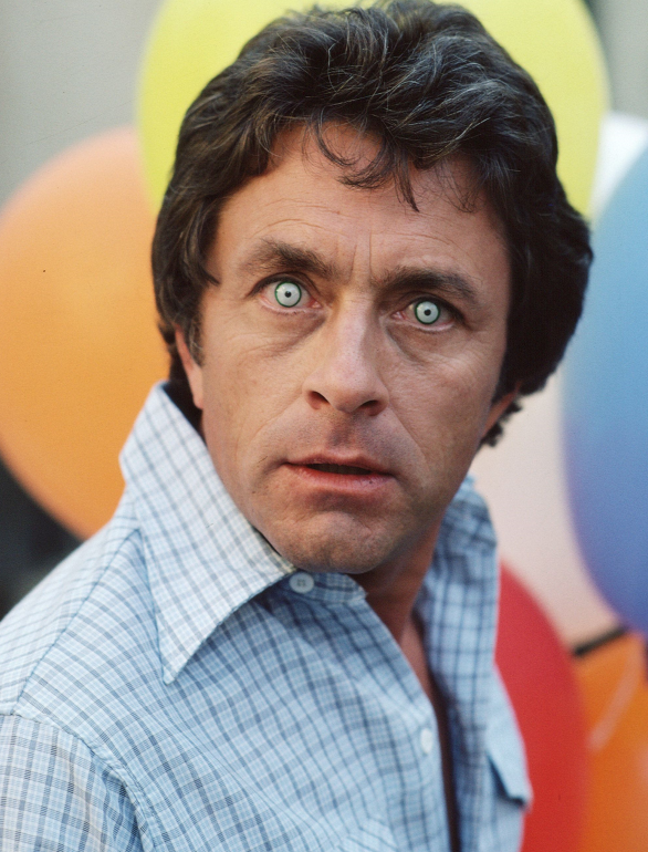 比尔·贝克比版班纳博士