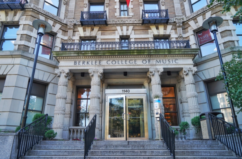 ucb大学（明星喜欢去的）