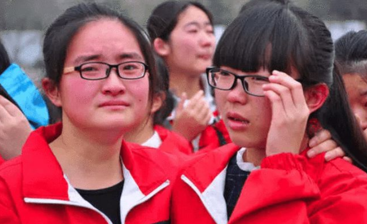 518分居然只能喜提“大专”，安徽考生要哭了，文科为何如此之难