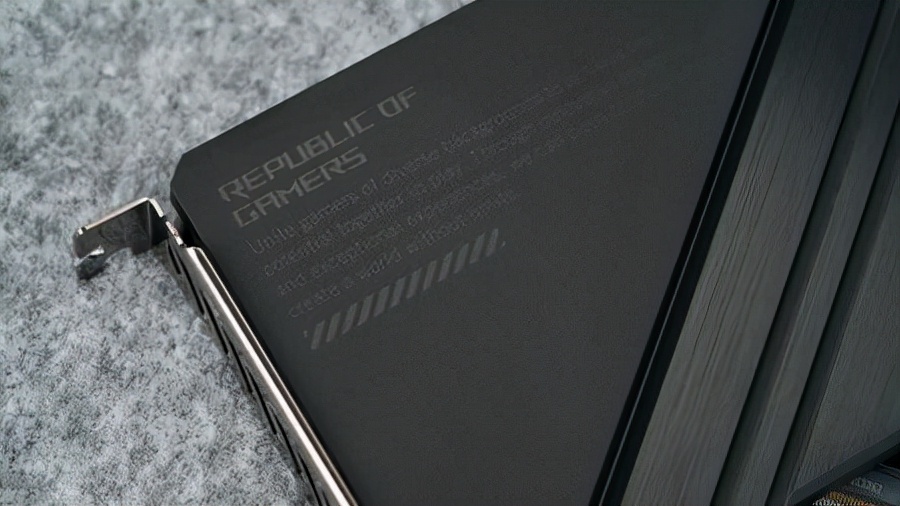 ROG MAXIMUS Z690 HERO 主板评测：Alder Lake处理器的高配伴侣
