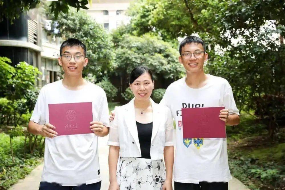 真·心灵相通！00后双胞胎同分考清华，连专业都一样