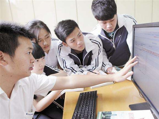 公认“烂大街”的3个专业，毕业人数供大于求，就业难于登天