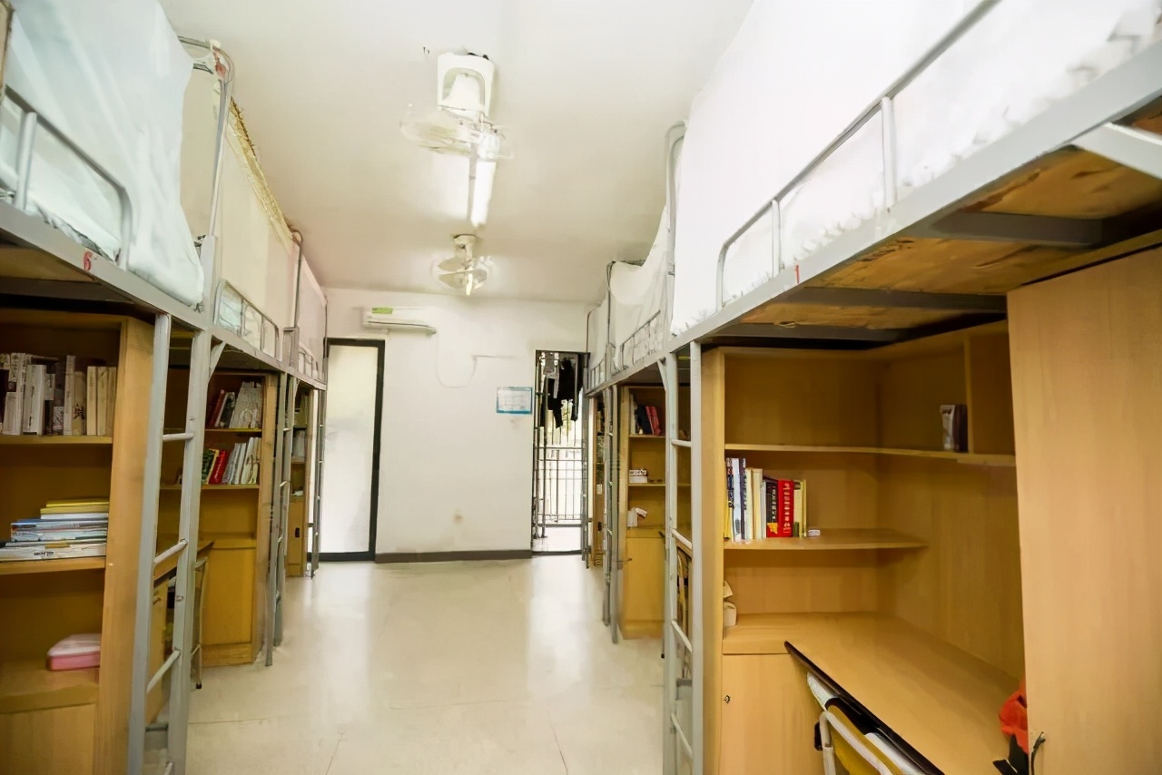 人大附中深圳学校(深圳2021公办高中学费及住宿情况汇总)