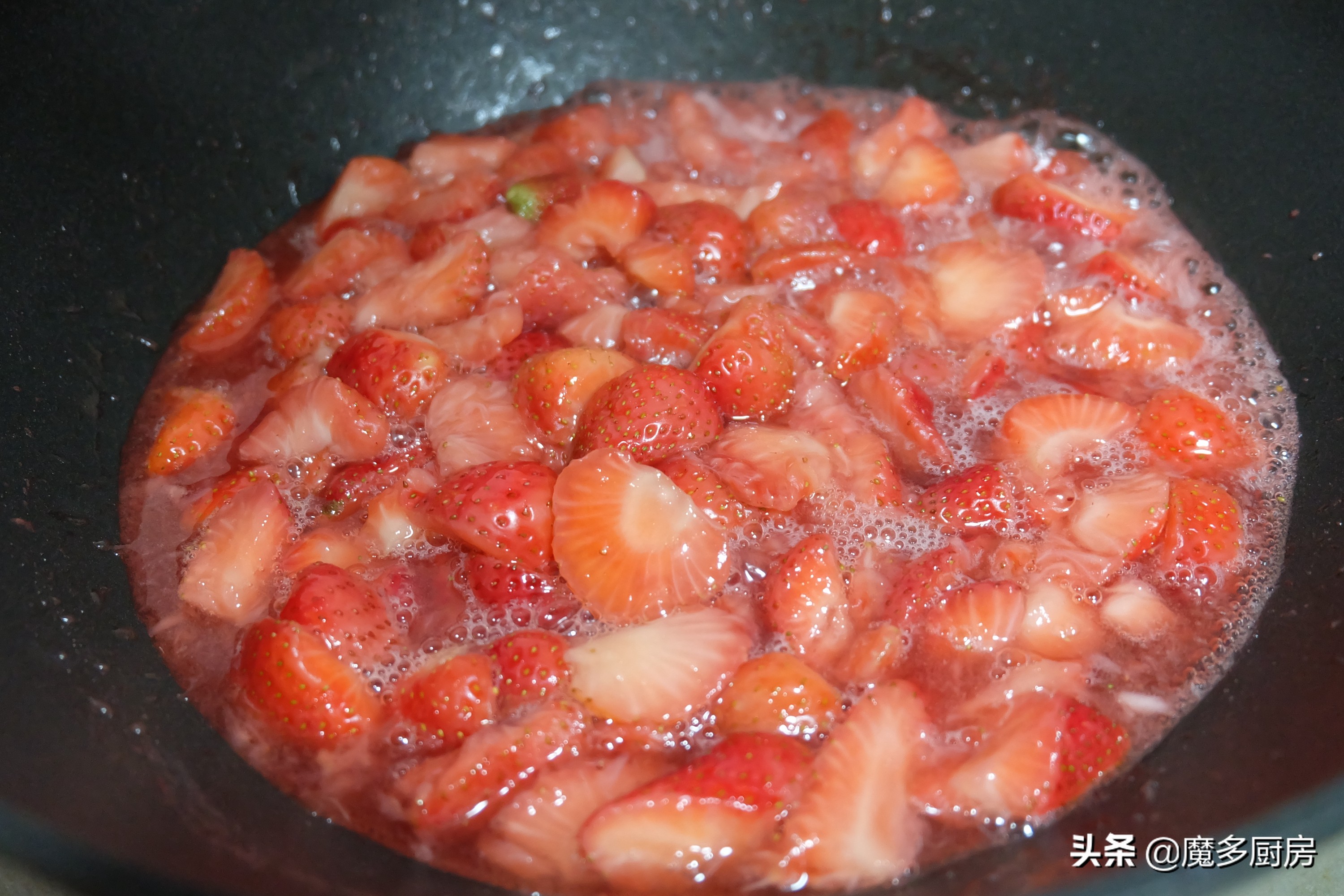 如何制作草莓酱美食大全，家庭自制草莓酱的做法窍门