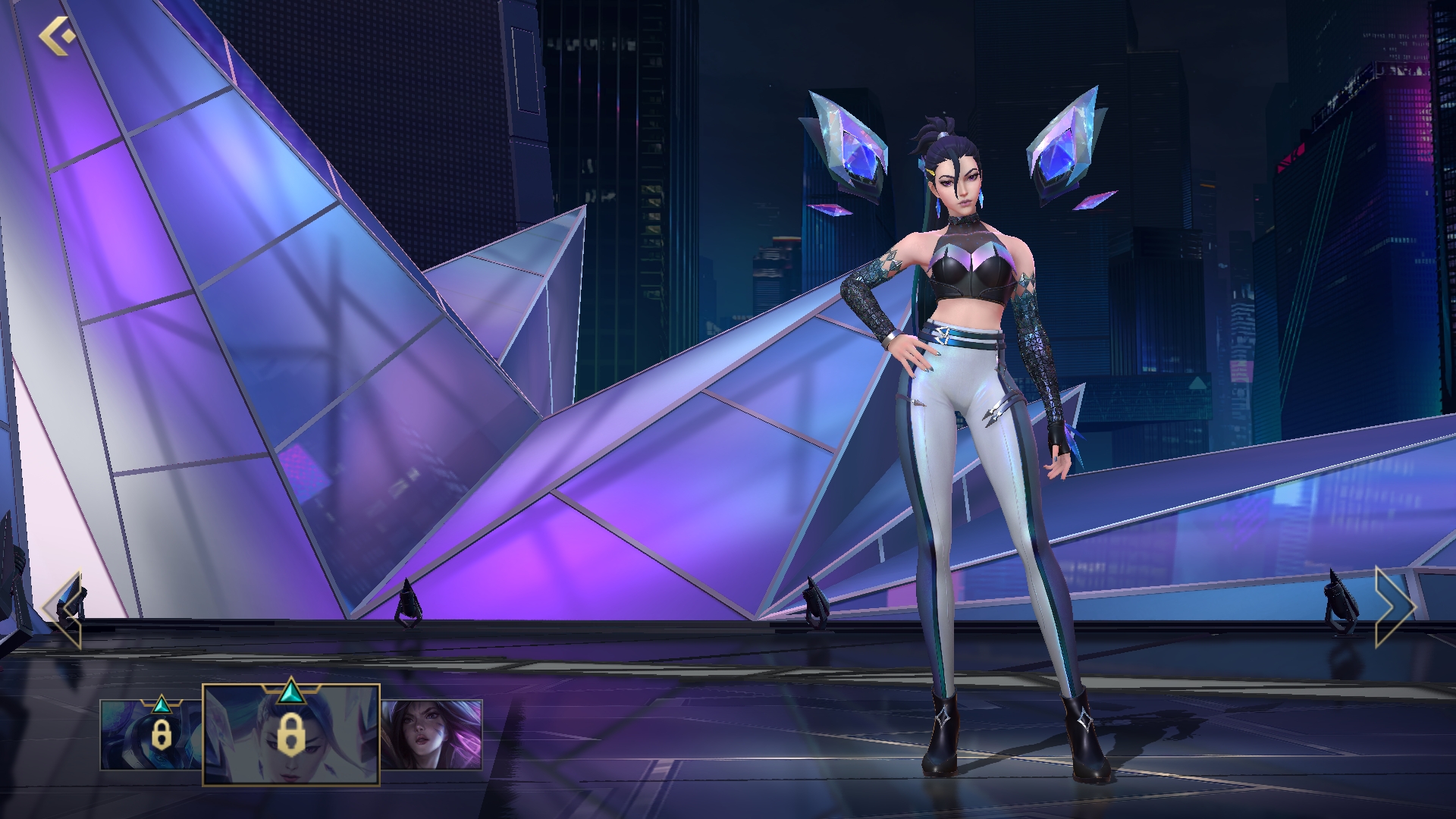 lol手游:卡莎兼具机动性和输出,她究竟该选择魔切还是破败?