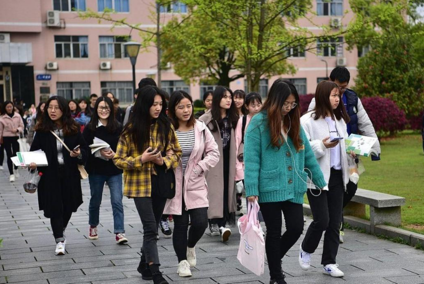 适合女生学的“专业”，10年后会很吃香，收入高而且很稳定