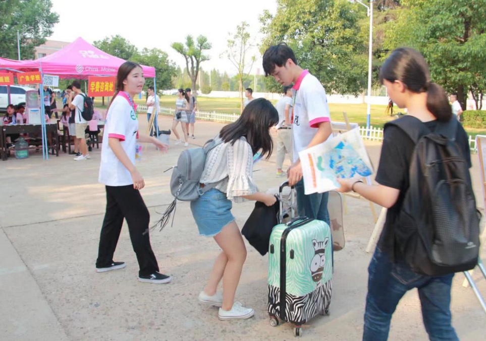 大一新生开学是否要带“被子”？学姐告诉你答案，避免吃亏