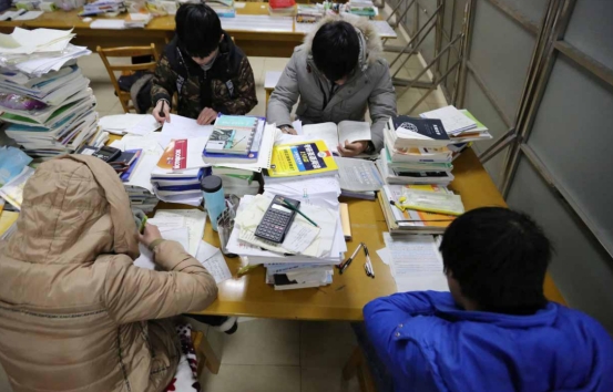 排名前十的考研热门专业，报考热度为何如此高？专业认同度高吗？