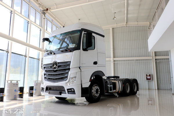 带你看看奔驰new actros 6x4牵引车,国产高端车真的比不了?