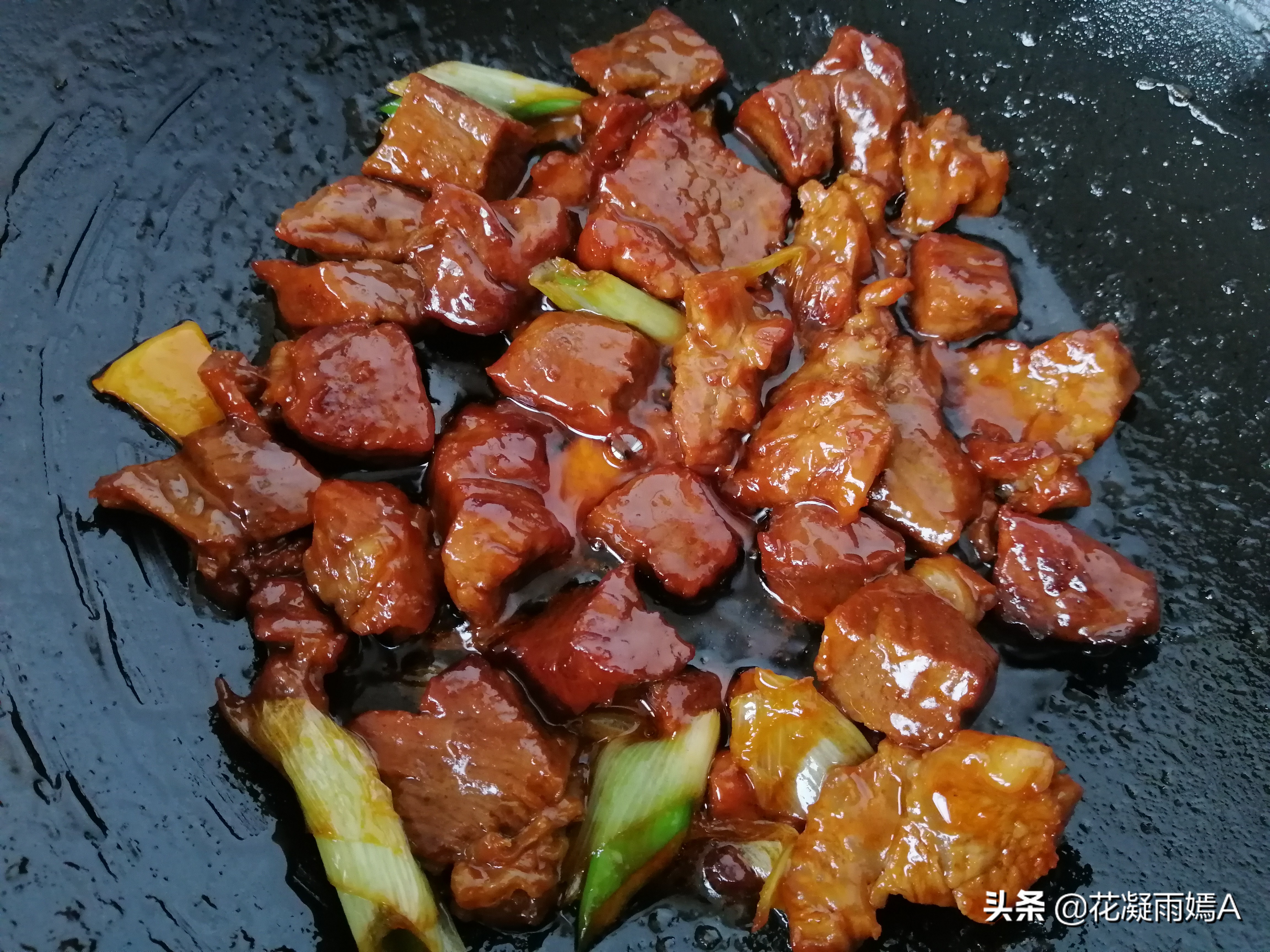 炖牛肉不好烂，加个山楂，半个小时软烂入味，老人都能嚼得动