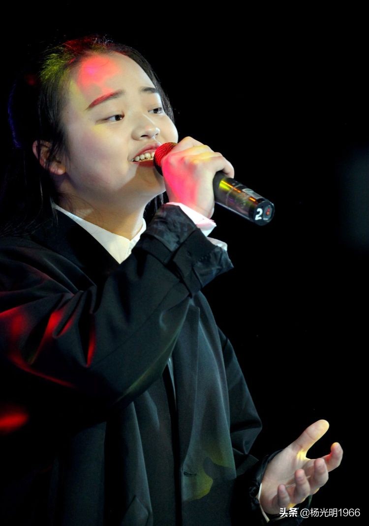 施秉一中：唱响青春   舞动人生