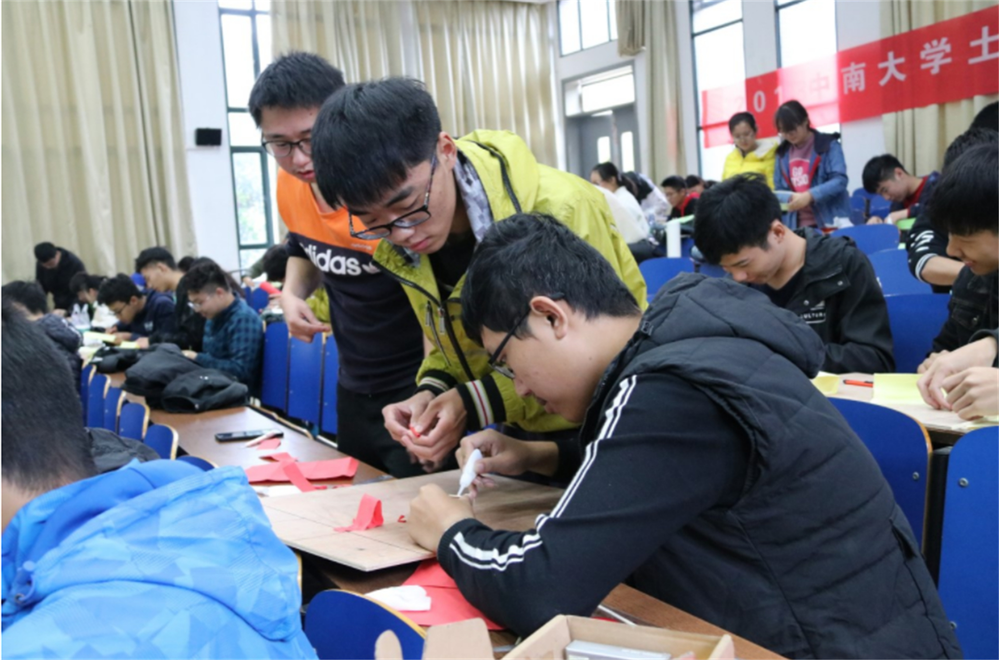 高考成绩在460-520分数段的，可优先考虑三大专业，就业率有保障