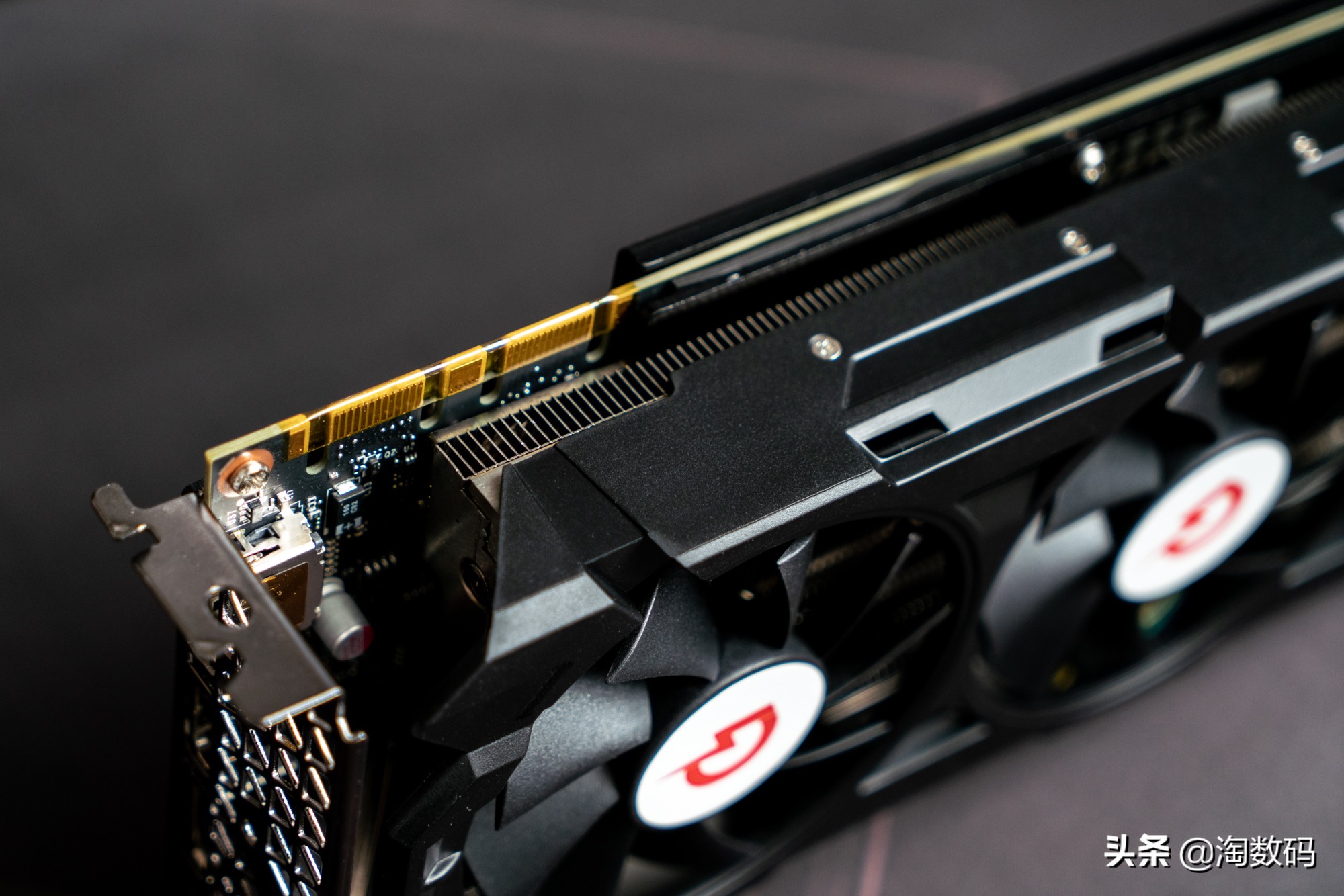 头铁入手￥1799的GTX1080显卡，先拆再测保平安，还一年保修