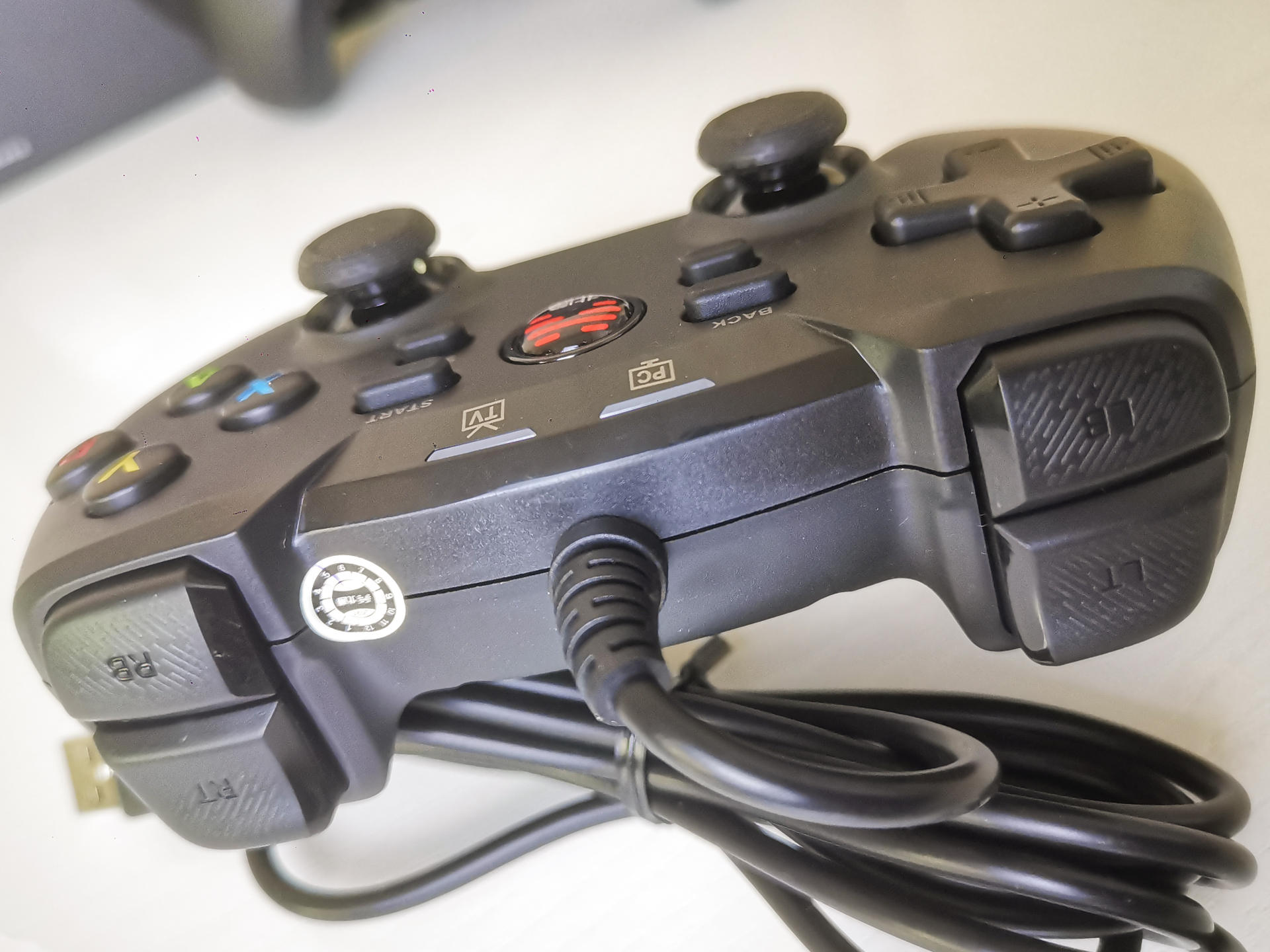 全家人的游戏时刻 北通蝙蝠4游戏手柄 与你相伴