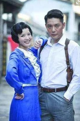 2017年,程愫20年婚姻一夜崩塌,毁她的是傅程鹏和周丽淇的那场吻戏