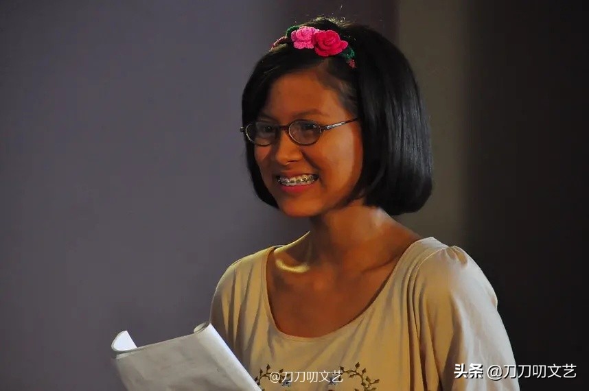 赵今麦扮丑太敷衍？对比杨幂热巴丑女造型，不是越丑演技就越好