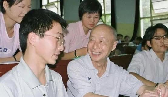 回顾高考44年！致敬每一次改革的勇气！你是哪一年参加的高考？