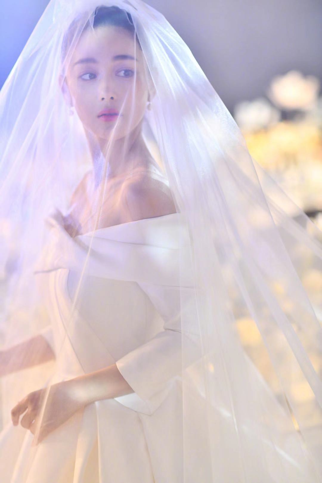 十大穿婚紗最美女星，鞏俐、林青霞、李嘉欣不如張馨予和郭碧婷仙