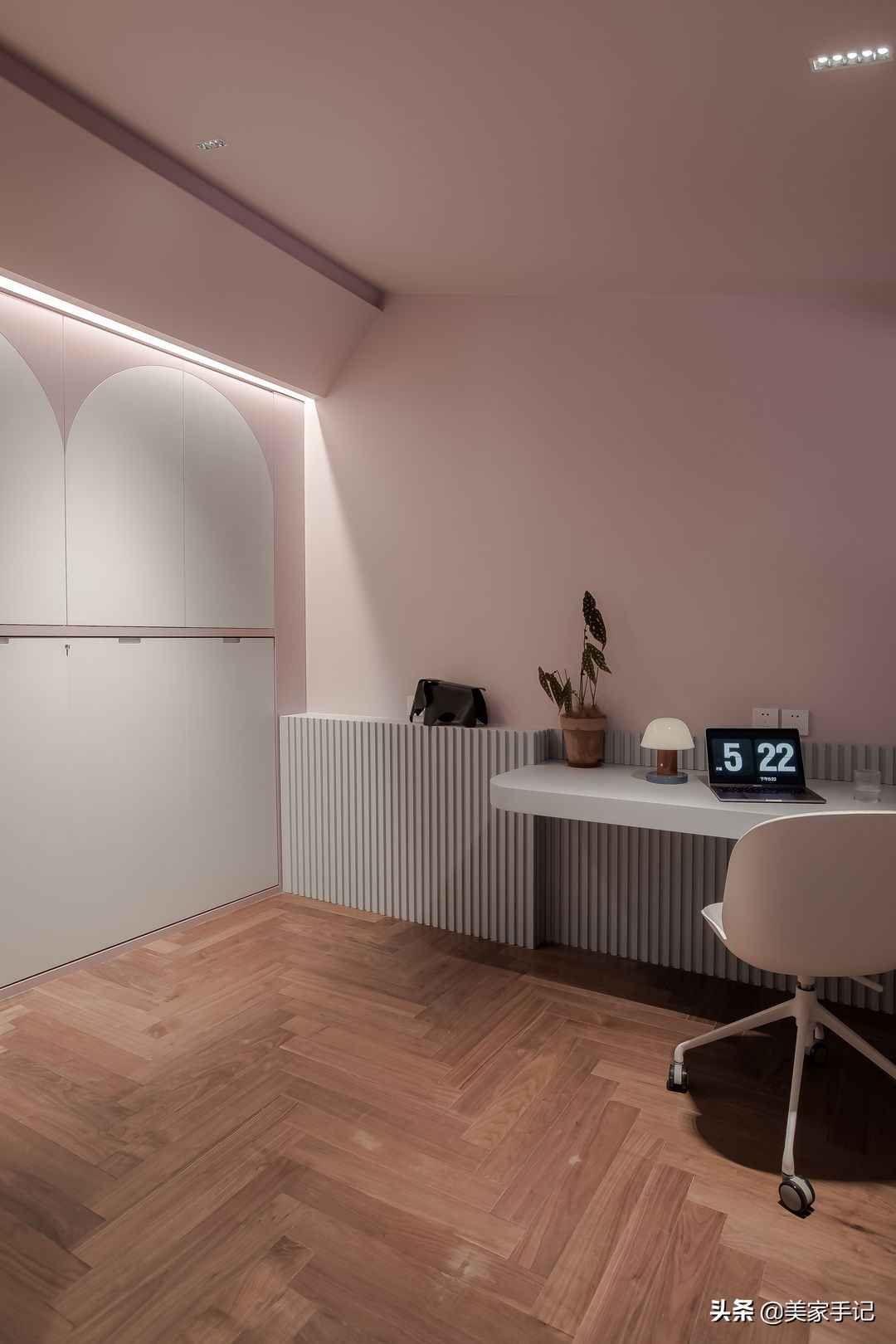 成都夫妻家中的高级场面：凭一个楼梯就圈粉无数，职住一体太爽了