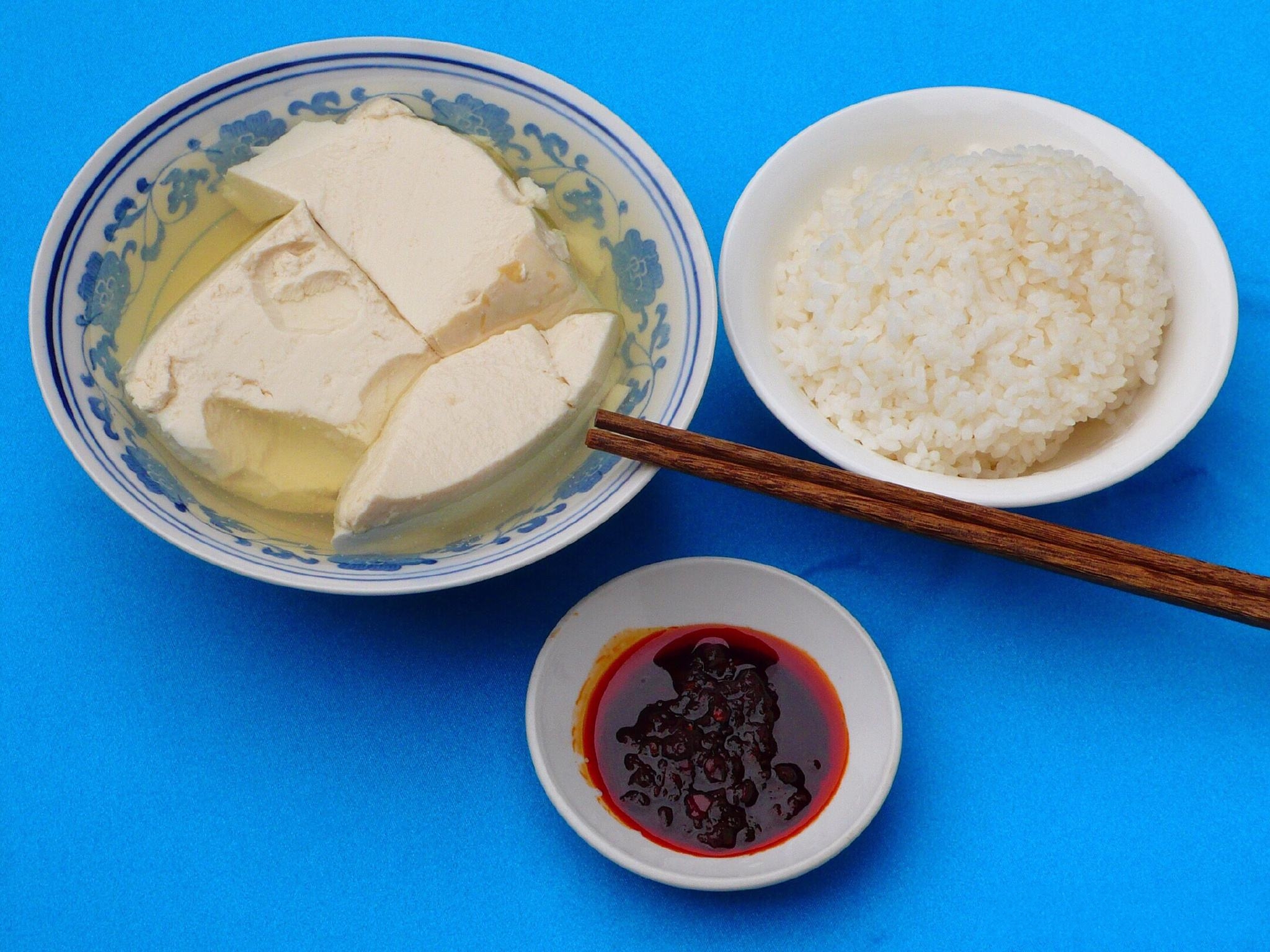 故乡的蚕豆情缘：田间绿意与舌尖乡愁