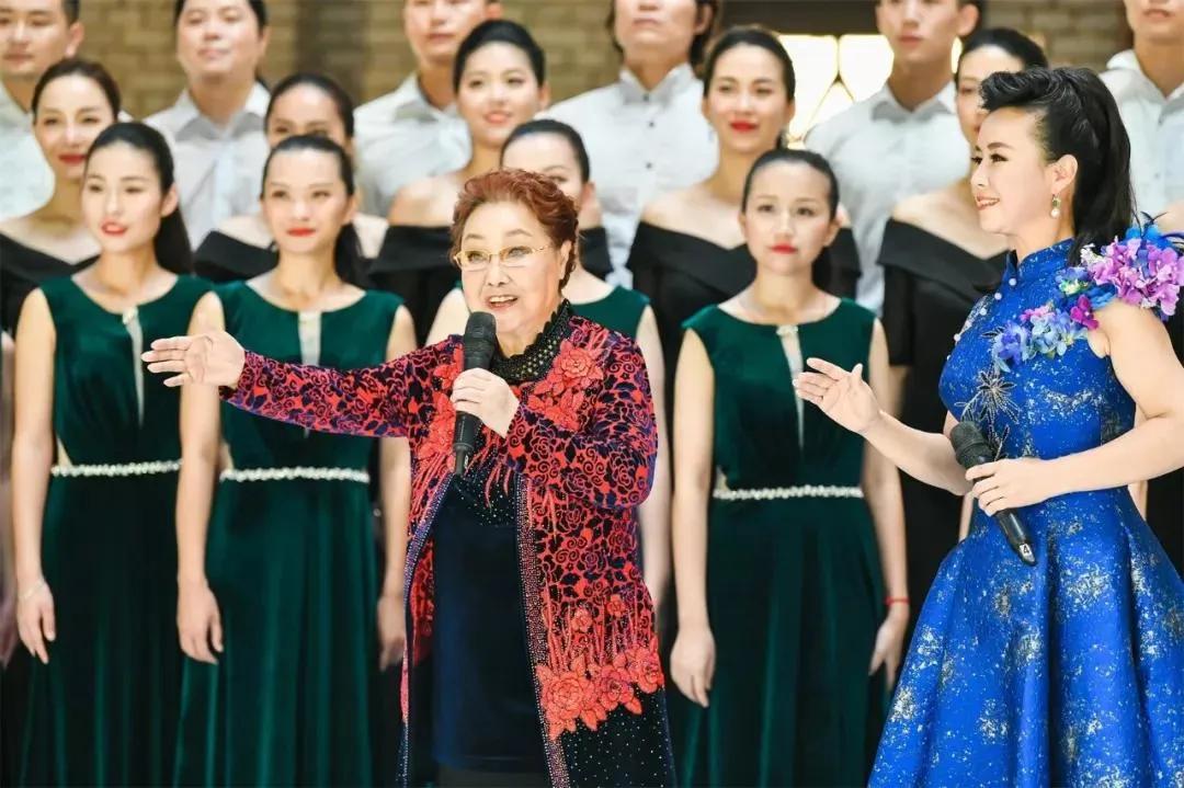 为央视中秋晚会献唱的10位老艺术家，最大的91岁，最小的64岁