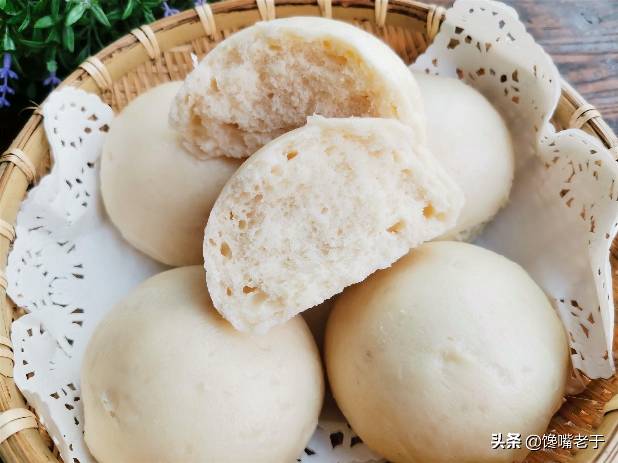 蒸馒头和包子，切记要“三次醒发”，不然出锅后死皮、塌陷还难吃