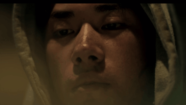 生日当天憾别金鸡影帝，20岁的易烊千玺，侥幸逃过被捧杀命运