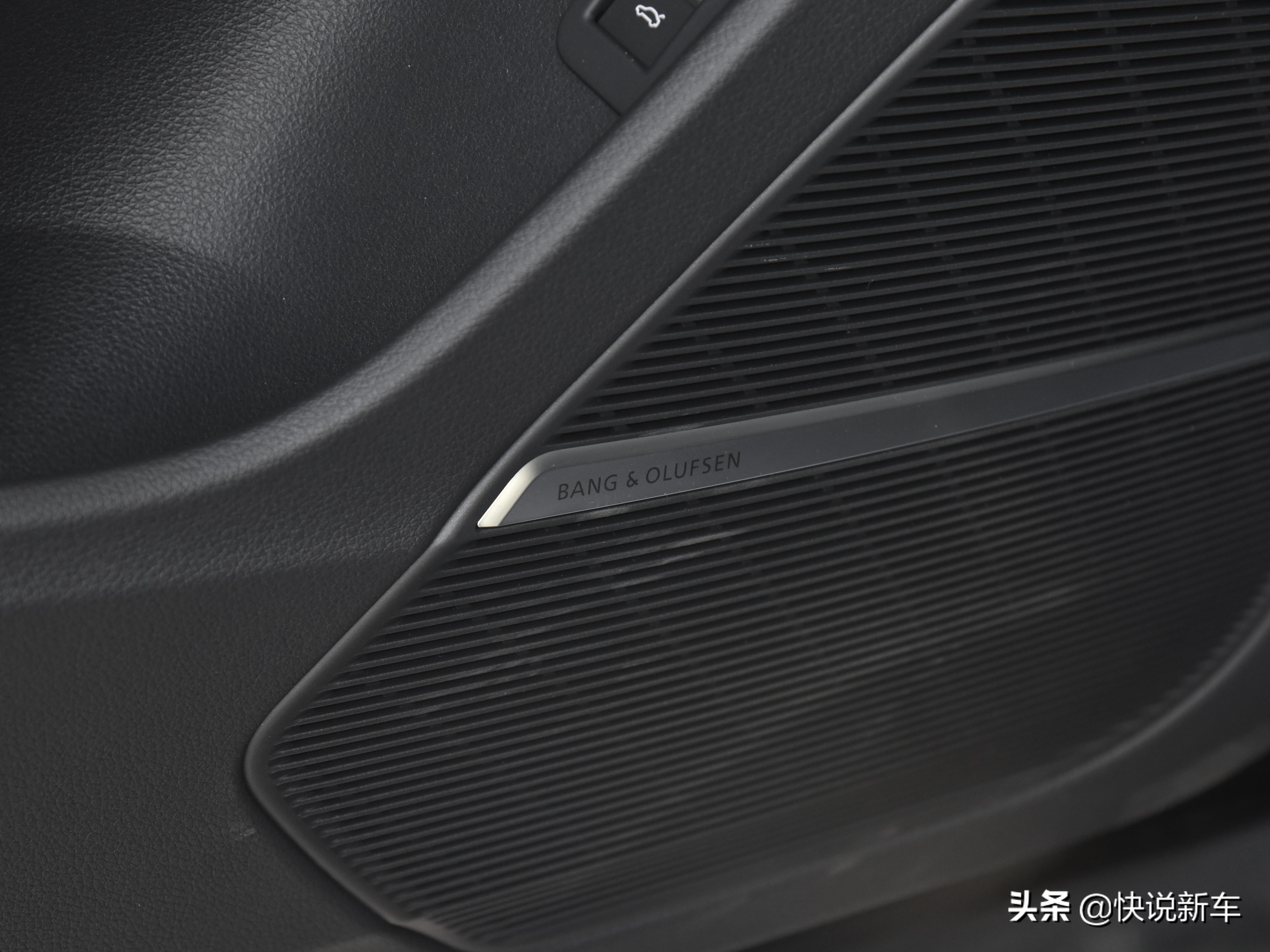 3.0T+300马力，空间内饰双豪华，实拍奥迪Q8