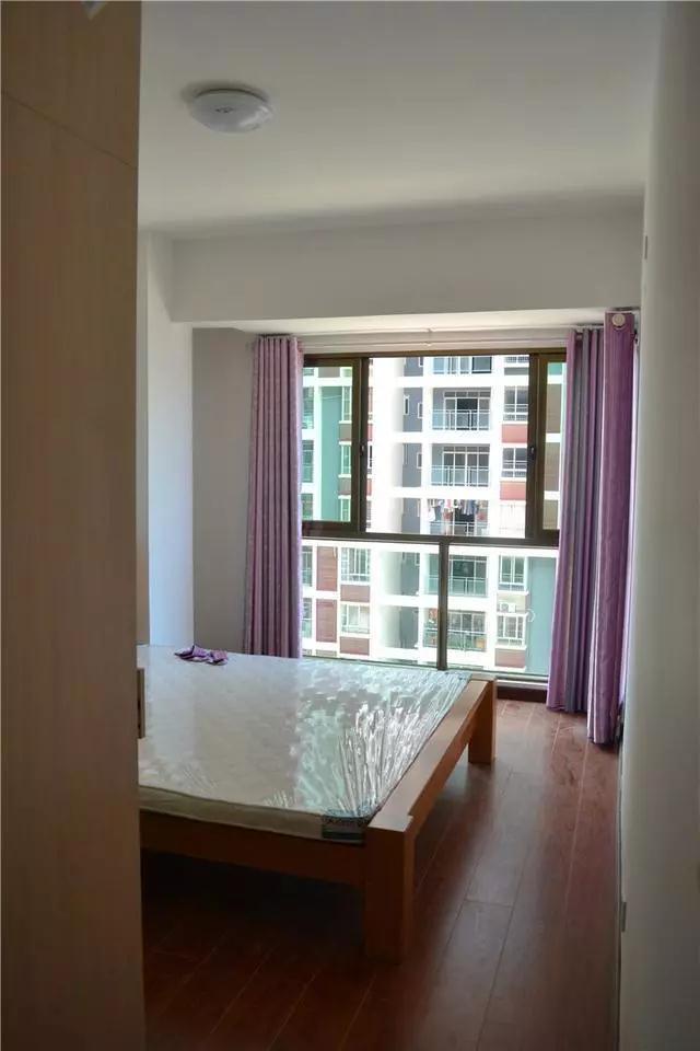 装修没钱只刷大白墙，发朋友圈晒新房装修效果，却引来满屏吐槽