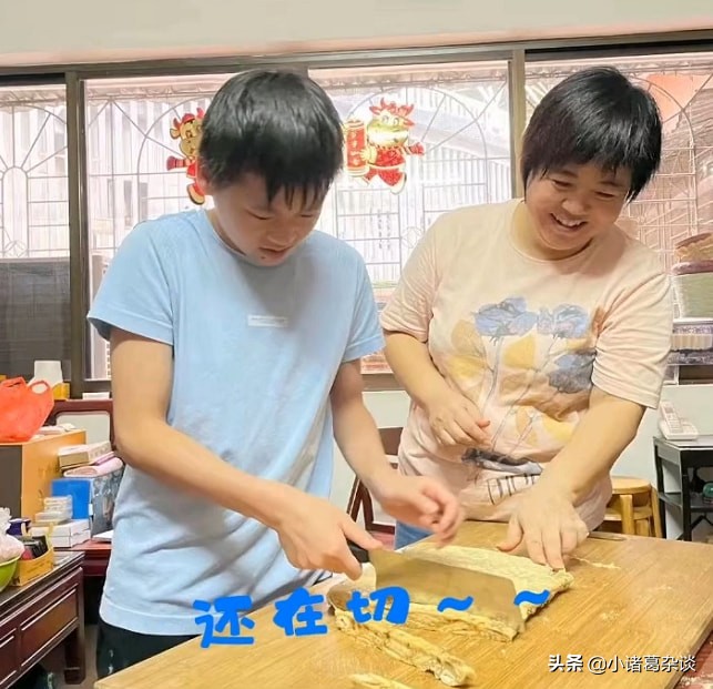 人缘太好了！全红婵做的牛轧糖遭哄抢，队友都想吃，还有要快递的