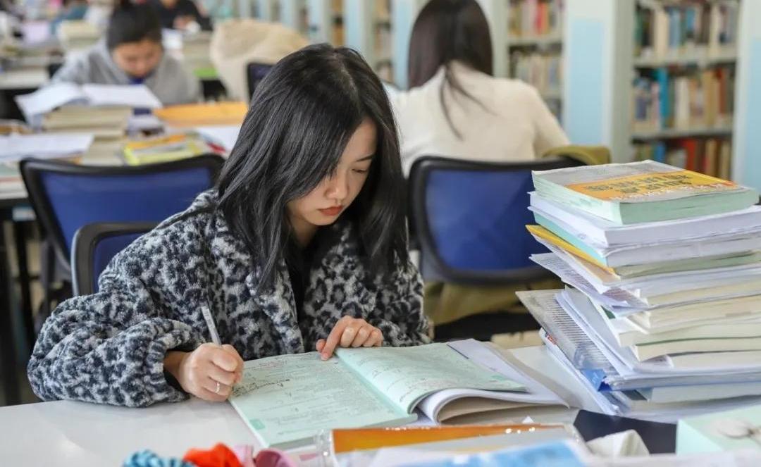 中国农业大学已公布考研复试线，理工科涨20分？网友：假的