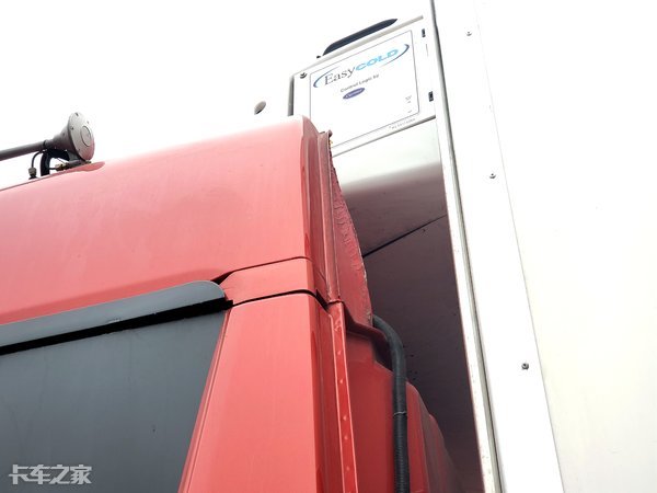 卡车能有多讲究？偶遇欧曼EST绿通之星冷藏车，车主专治强迫症