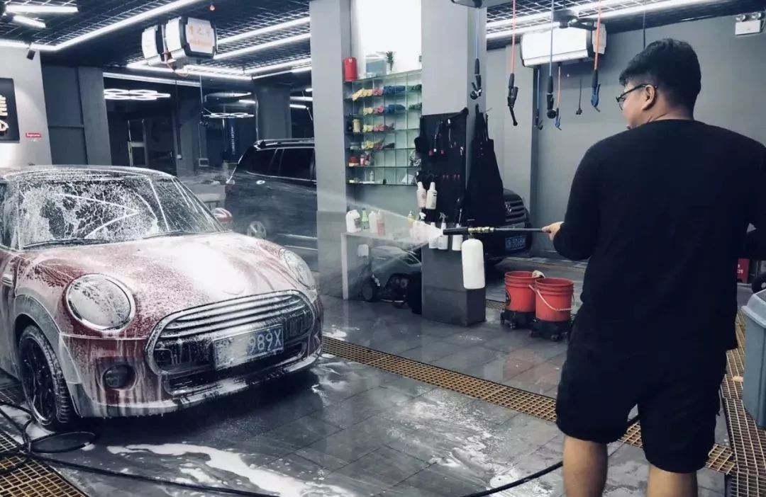 奥迪A6L油耗高吗？车主亲测分享油耗表现