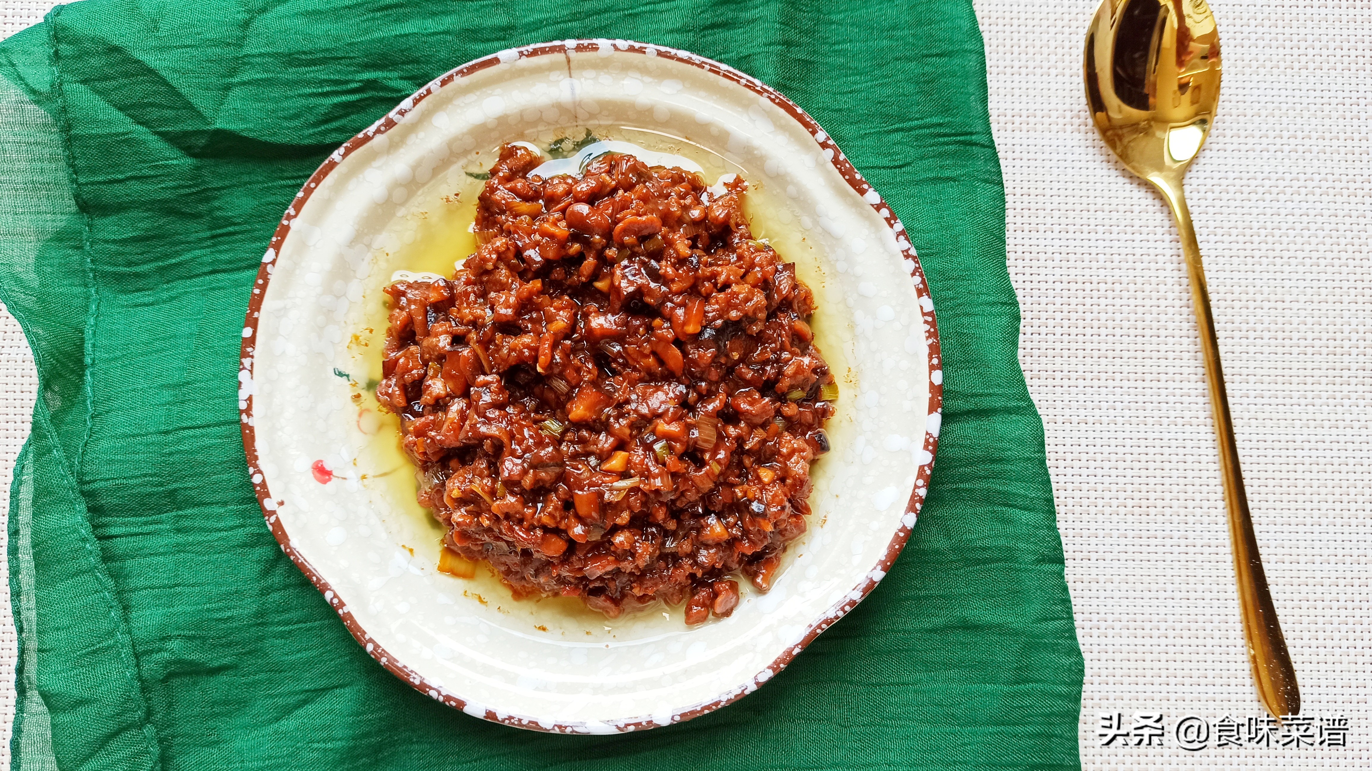 炸酱面的酱怎么做(面馆的生意太好)-第12张图片-索考网