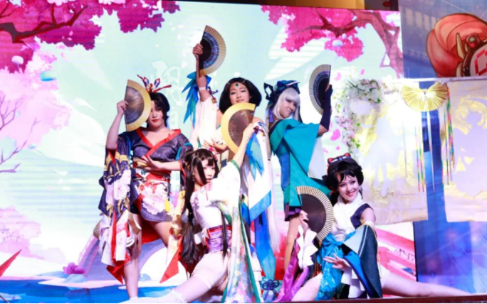 大一新生“选社团”留个心眼，这4个社团“很烧钱”，土豪随意