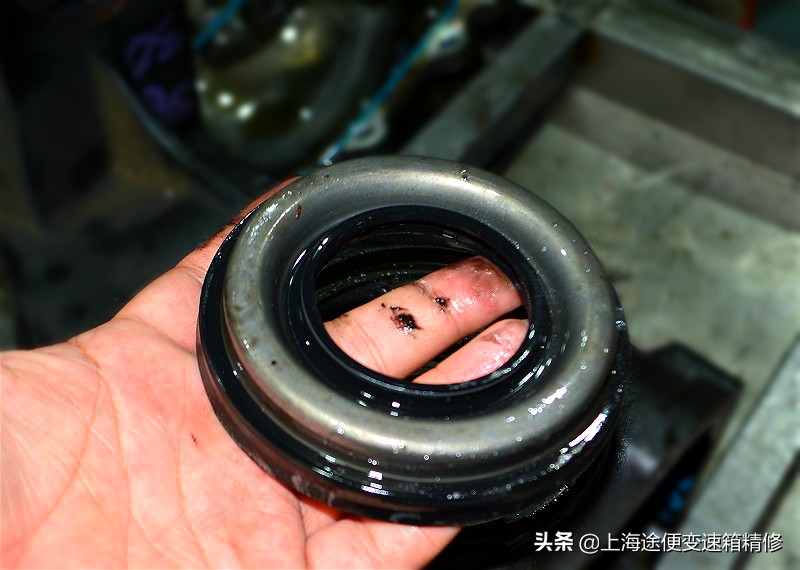 老师傅亲自演示，卡迪拉克ATS加速抖动，有异响原来是后桥坏了