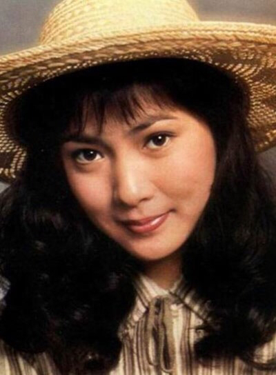 “风流皇帝”张铁林：9个女人3个孩子，他是如何渣完一个又一个？