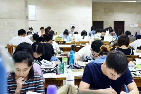 考研复试中，三本生受“歧视”被二本生碾压？三本生该如何逆袭？